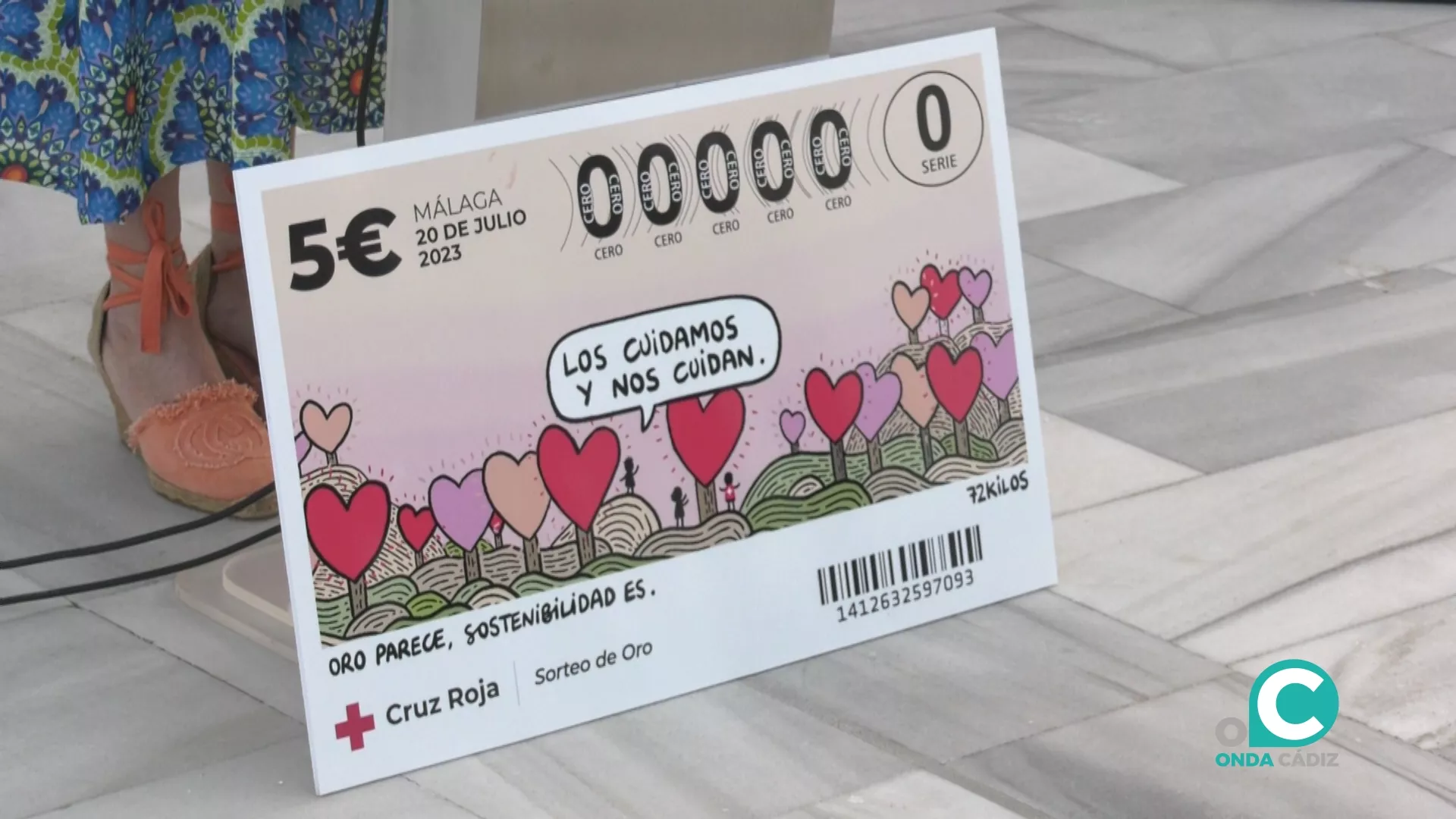 Cruz Roja presenta los boletos del Sorteo de Oro diseñados por el